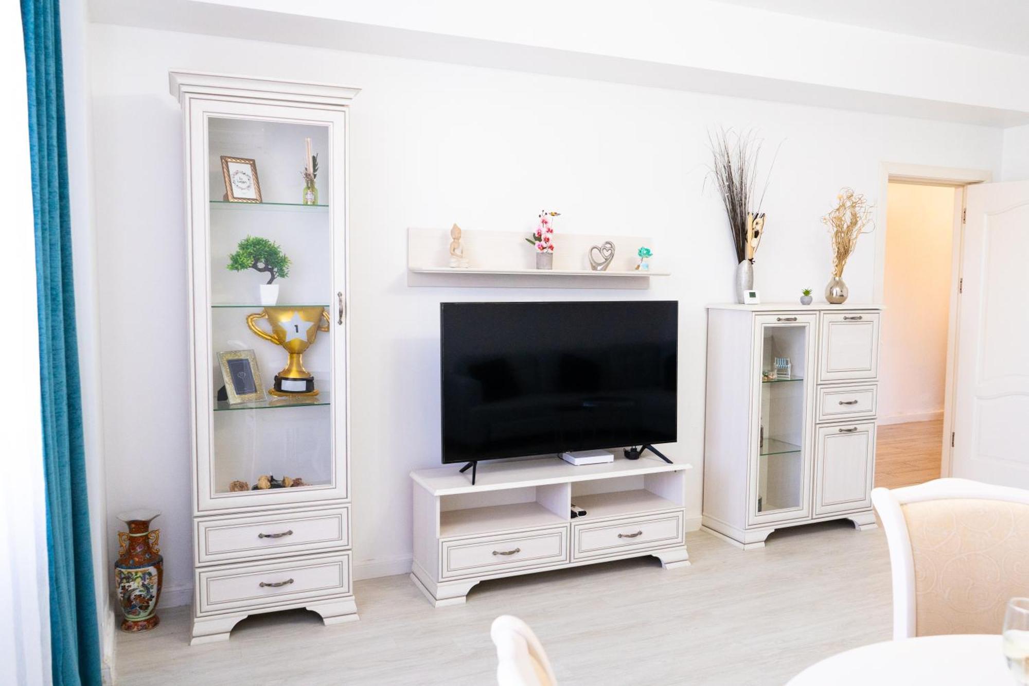 Alexis Spacious Classic Apartment Mamaia Exterior foto