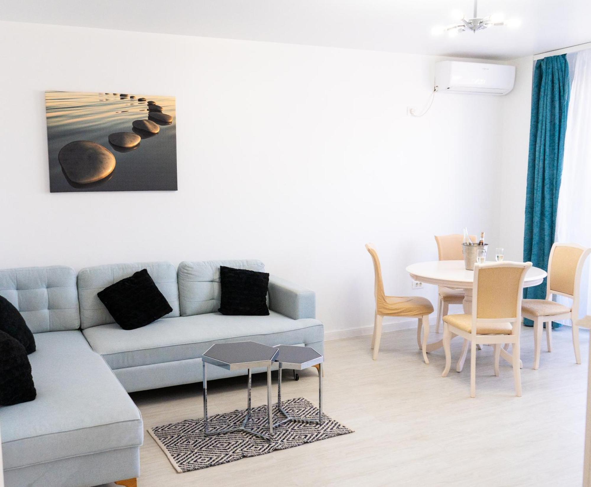 Alexis Spacious Classic Apartment Mamaia Exterior foto